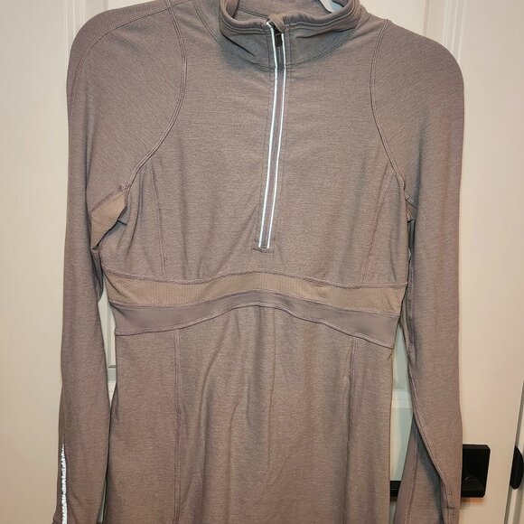 Share lululemon quarter zip women Size 8 - Picture 1 of 4